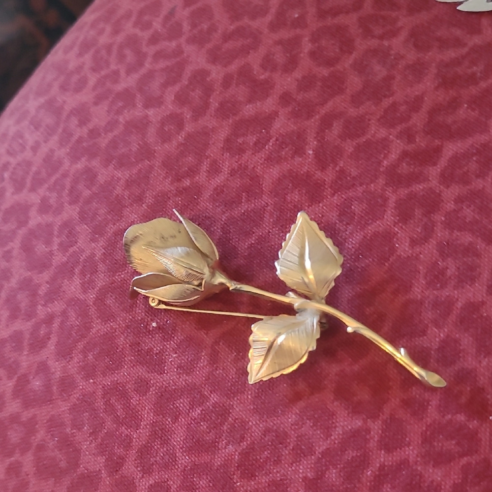 Gold-Tone Giovanni Rose Brooch Pin - Women Jewelry